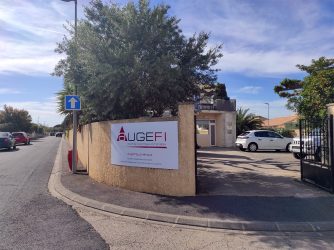 Entrée et rue cabinet d'expertise comptable Augefi Sud Hérault à Sauvian